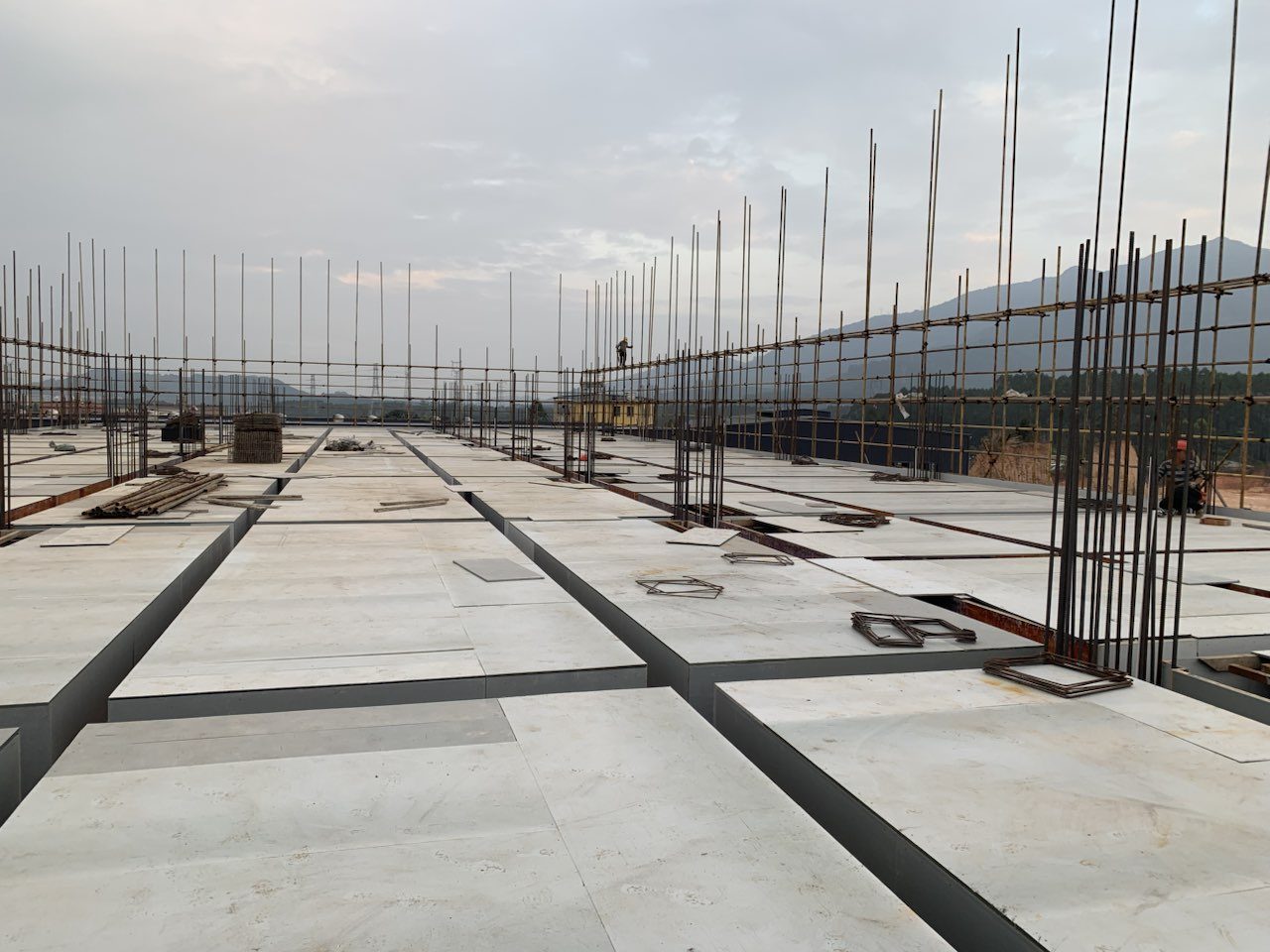 Hollow plastic construction formwork in floor construction